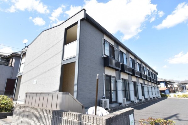 レオパレス唐沢の物件外観写真